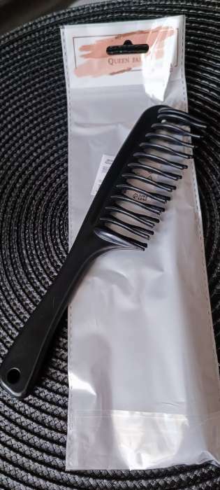 Фотография покупателя товара Расчёска двухрядная, 21 × 4,5 см, цвет чёрный - Фото 1