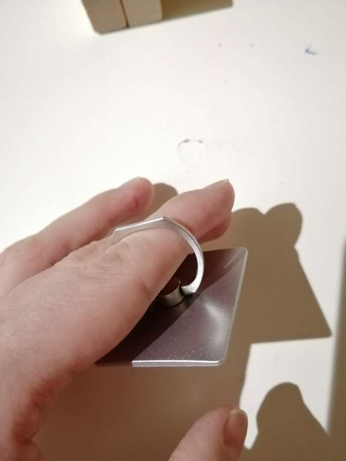 Фотография покупателя товара Держатель-подставка с кольцом для телефона LuazON, в форме квадрата, розовый - Фото 1