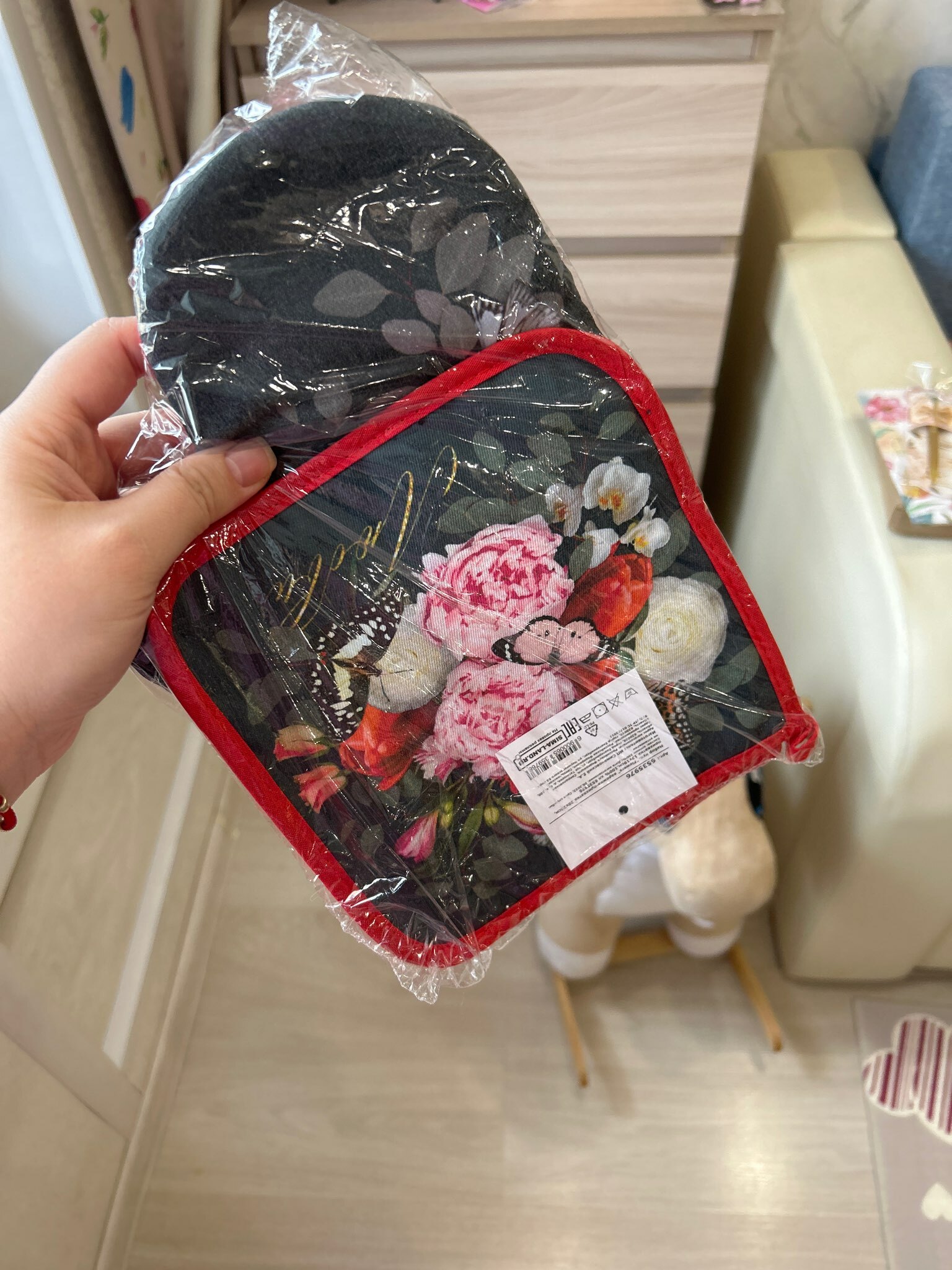 Фотография покупателя товара Набор кухонный «Flowers» варежка-прихватка 20×28 см, прихватка 19×19 см,100% хл - Фото 1