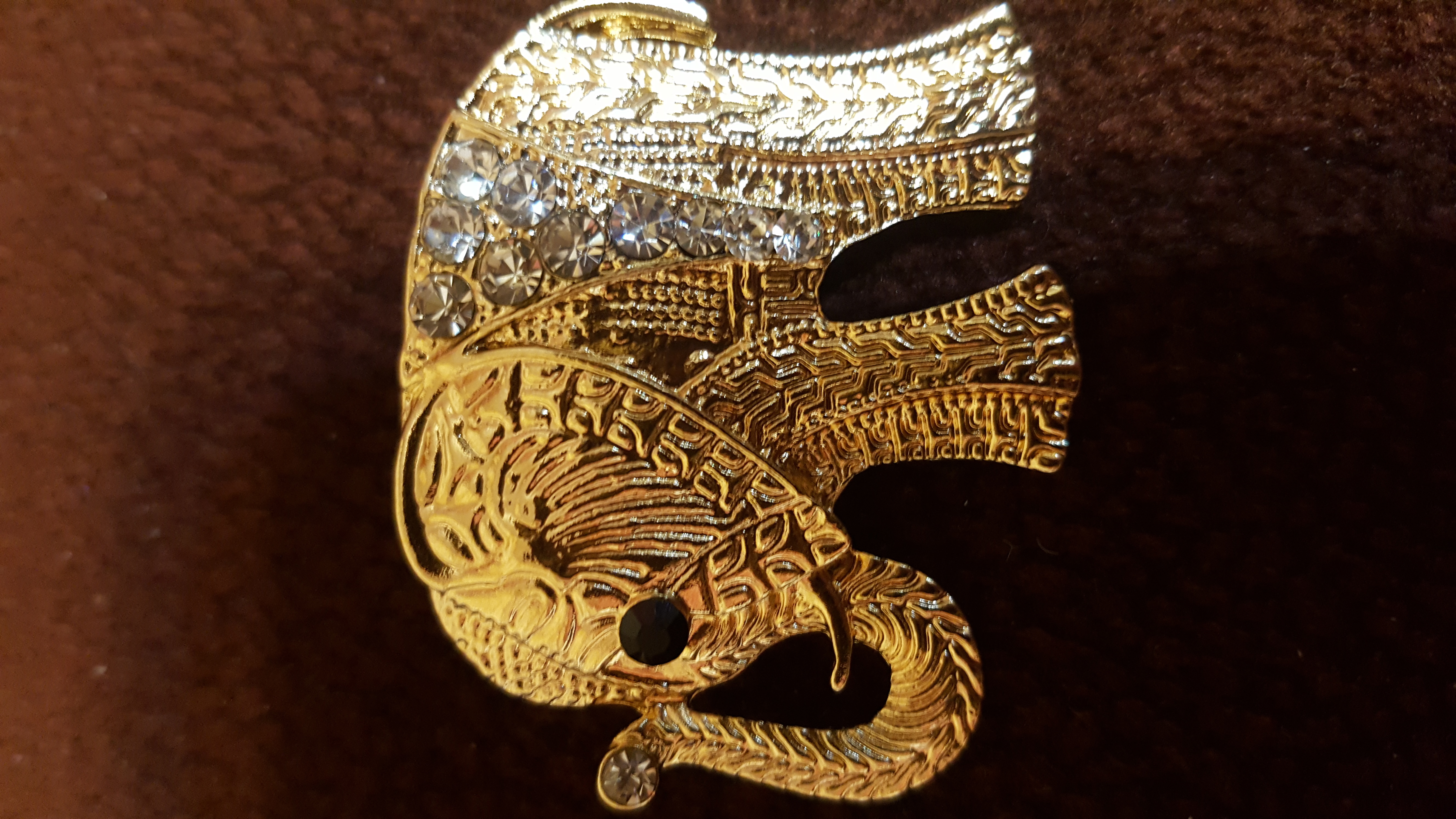 Фотография покупателя товара Брошь «Слон индийский», цвет белый в золоте - Фото 1