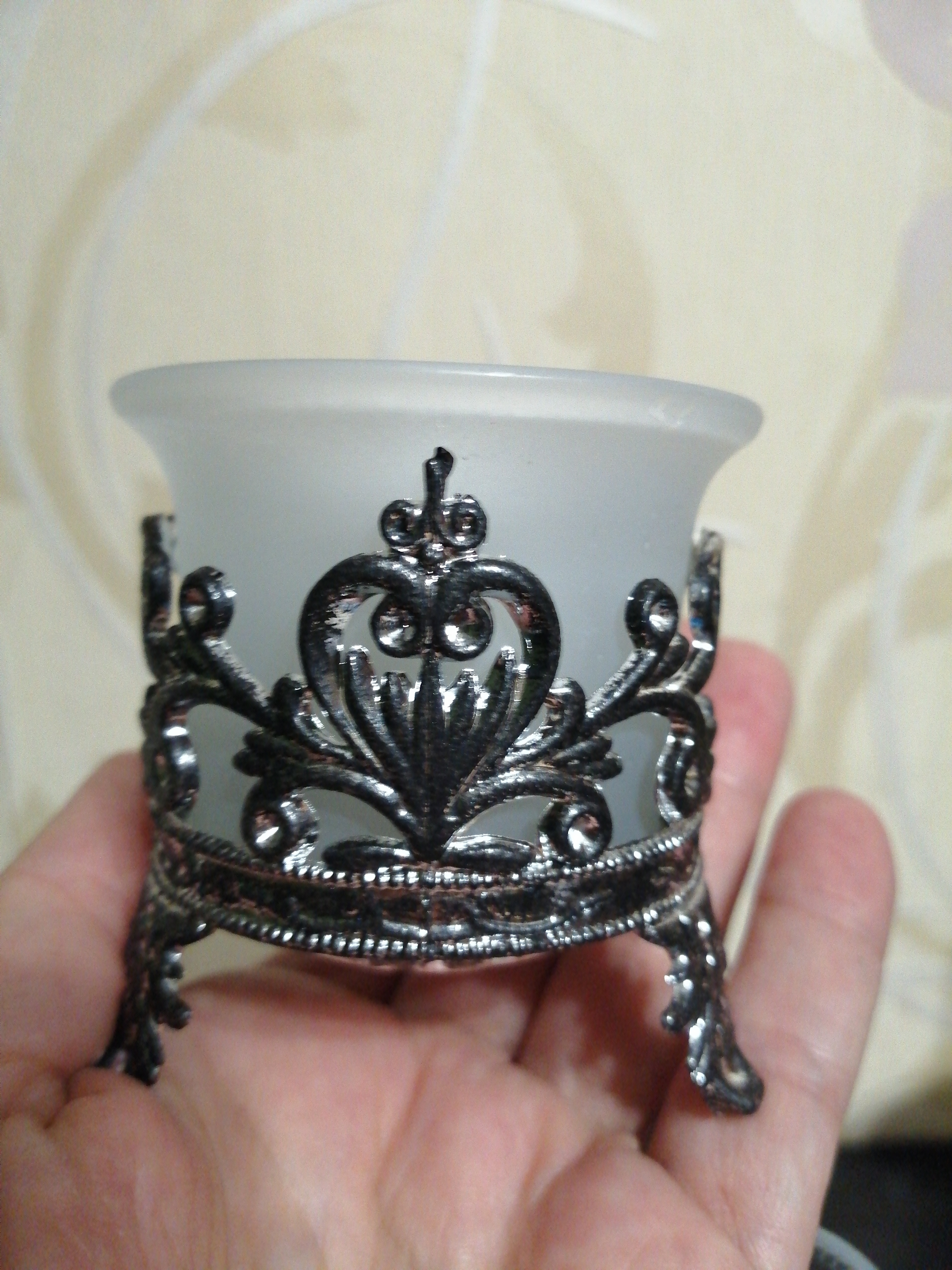 Фотография покупателя товара Подсвечник стекло, пластик на 1 свечу "Цветы" серебро 6,5х6х6 см
