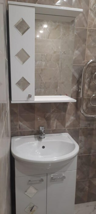Фотография покупателя товара Комплект мебели для ванной комнаты "Квадро 55": тумба с раковиной + зеркало-шкаф - Фото 3