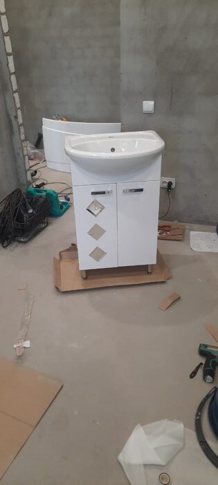 Фотография покупателя товара Комплект мебели для ванной комнаты "Квадро 55": тумба с раковиной + зеркало-шкаф - Фото 2