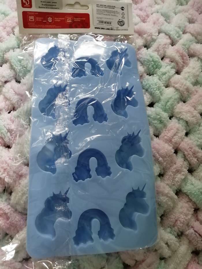 Фотография покупателя товара Форма для конфет и шоколада Доляна «Пони», силикон, 18×18×1 см, 16 ячеек, МИКС - Фото 5