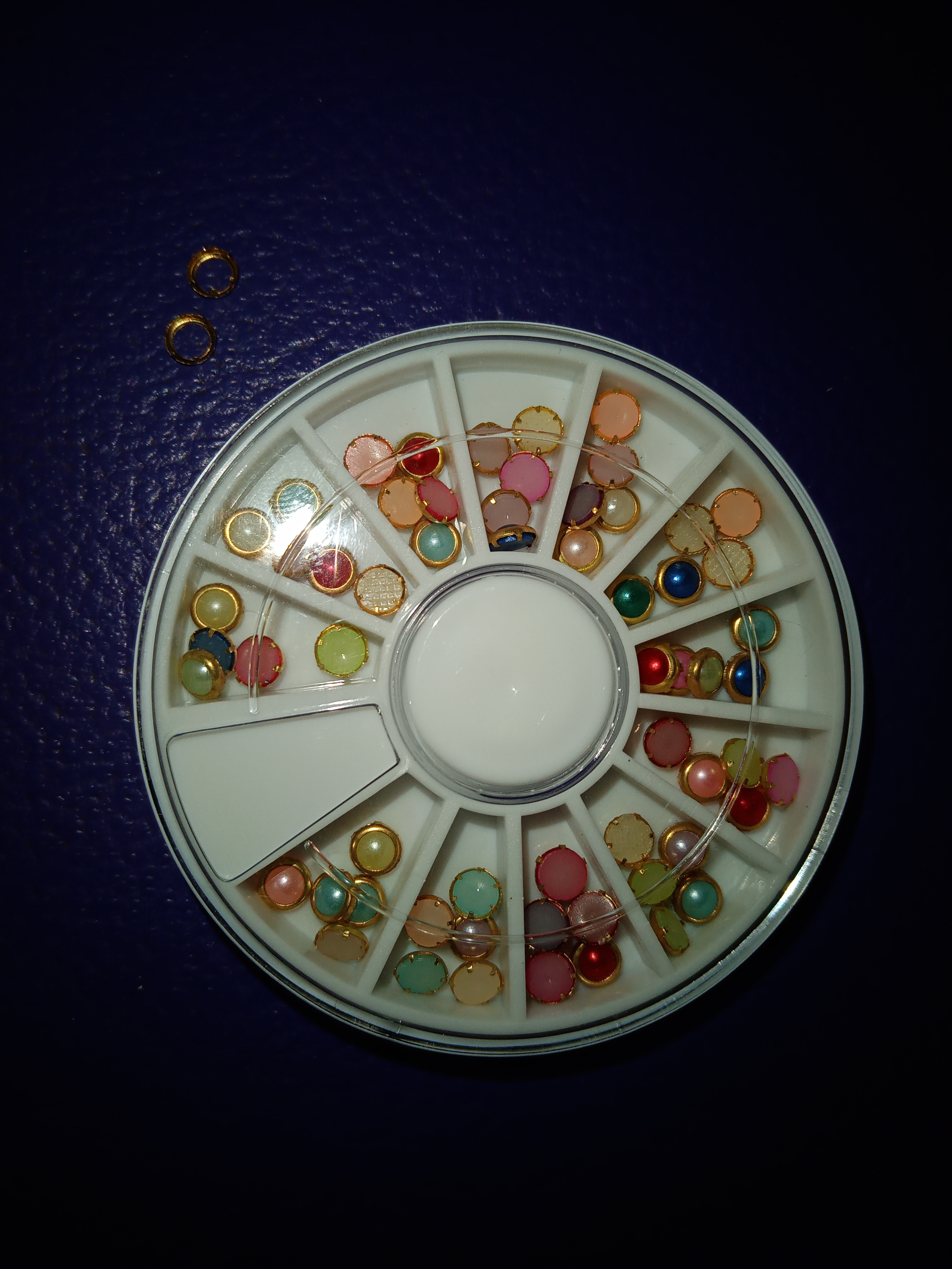 Фотография покупателя товара Декоративные элементы «Бусины в золоте», 12 ячеек, 4 мм, цвет МИКС - Фото 3