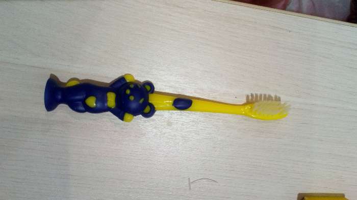 Фотография покупателя товара Зубная щётка мод Детская Мишутка арт 81 двухкомпонентная ручка, щетина мягкая, с присоской - Фото 4