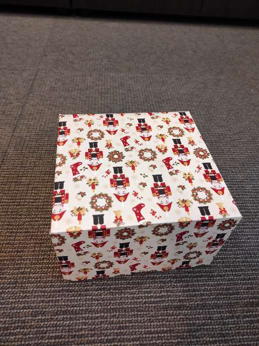 Фотография покупателя товара Коробка на 4 капкейка "Щелкунчик", 16 х 16 х 10 см - Фото 2