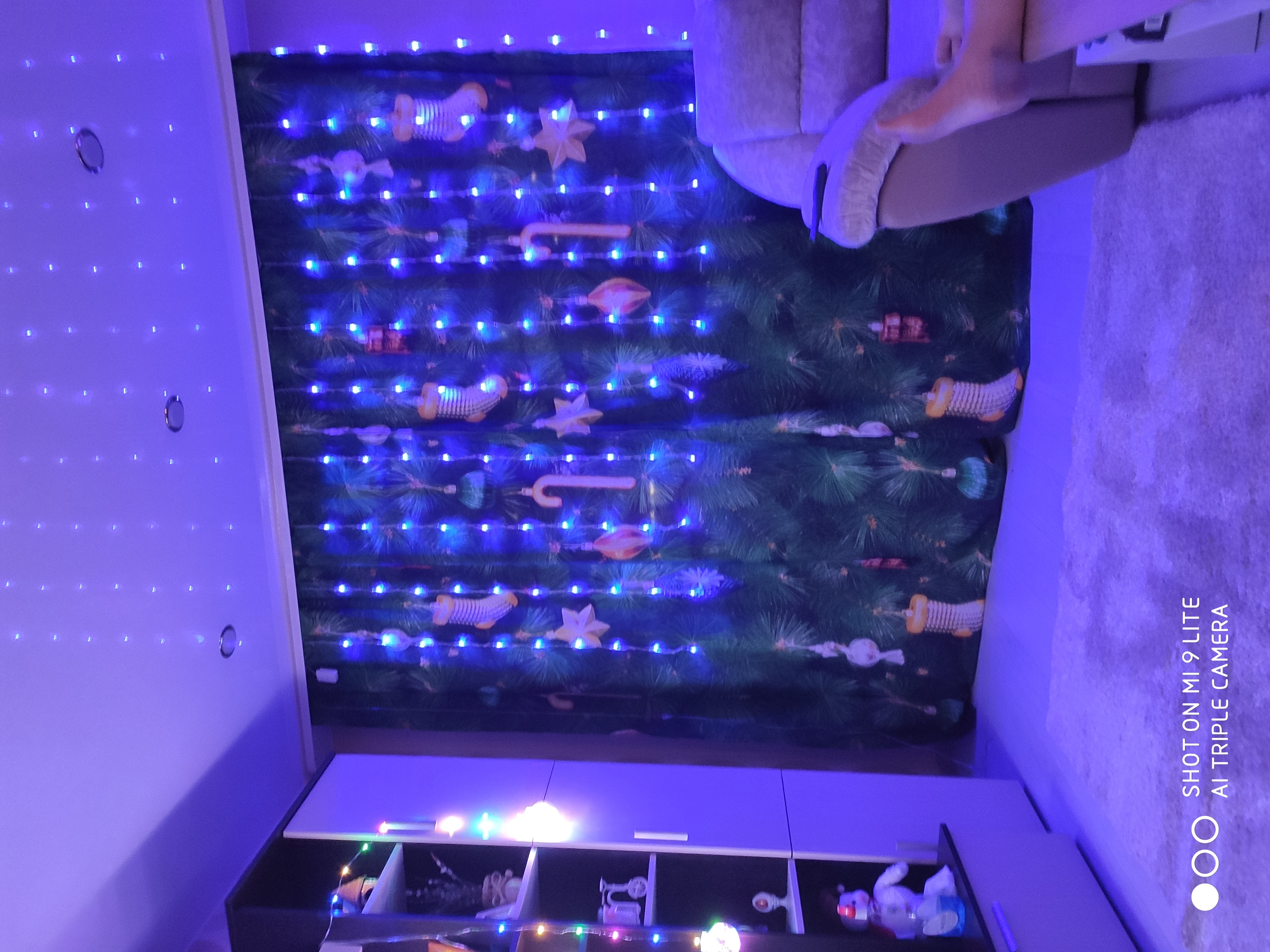 Фотография покупателя товара Гирлянда «Водопад» 2 × 1.5 м, IP20, прозрачная нить, 400 LED, свечение мульти, 8 режимов, 220 В