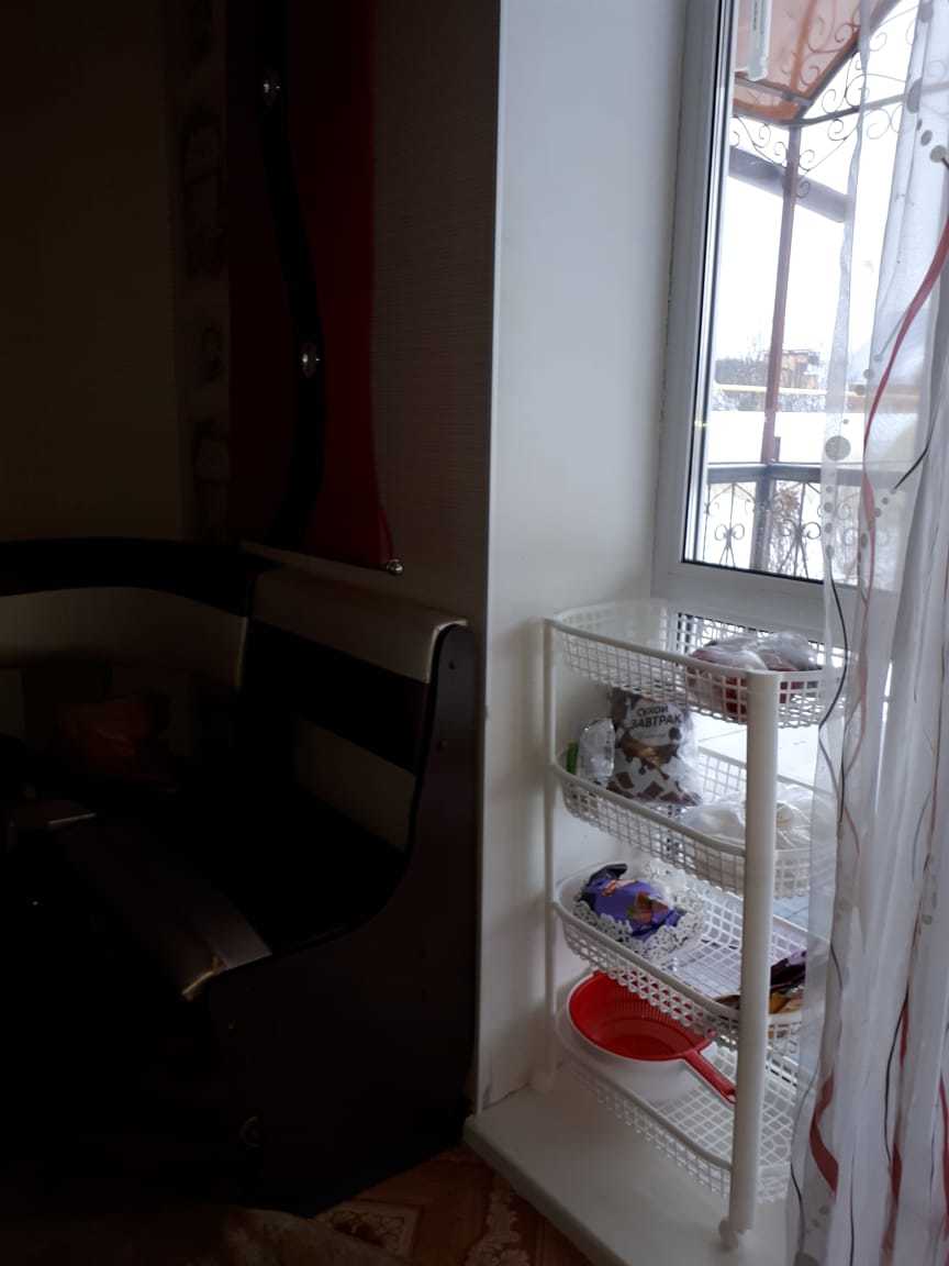 Фотография покупателя товара Этажерка напольная 3-х секционная, на колёсиках, цвет белый - Фото 1