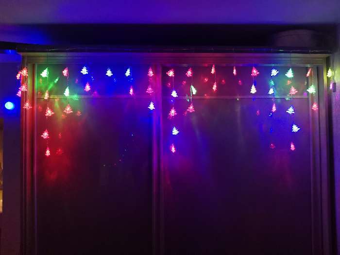 Фотография покупателя товара Гирлянда «Бахрома» 1.8 × 0.5 м с насадками «Звёзды», IP20, прозрачная нить, 48 LED, свечение мульти (RG/RB), мигание, 220 В - Фото 1