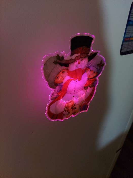 Фотография покупателя товара Световая картинка на магните "Снеговик с детьми"(батарейки в комплекте), 1 LED, RGB - Фото 3