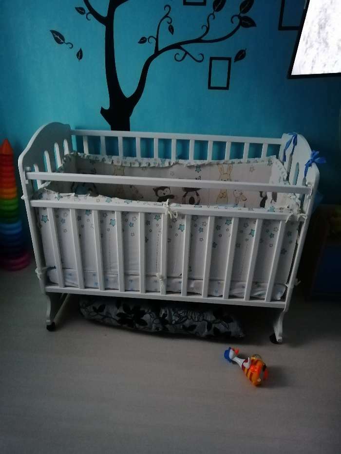 Фотография покупателя товара Детская кроватка «Чудо» на колёсах или качалке, цвет белый/берёза - Фото 2