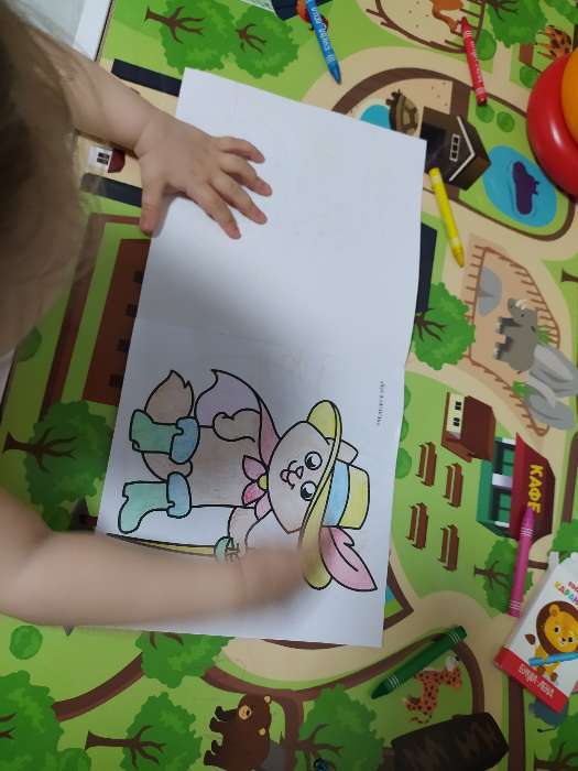 Фотография покупателя товара Раскраска с восковыми карандашами «Сказки», 16 стр. - Фото 1