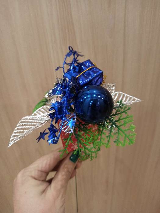 Фотография покупателя товара Декор "Зимняя сказка" шарик подарок бубенчик, 15 см, синий - Фото 2