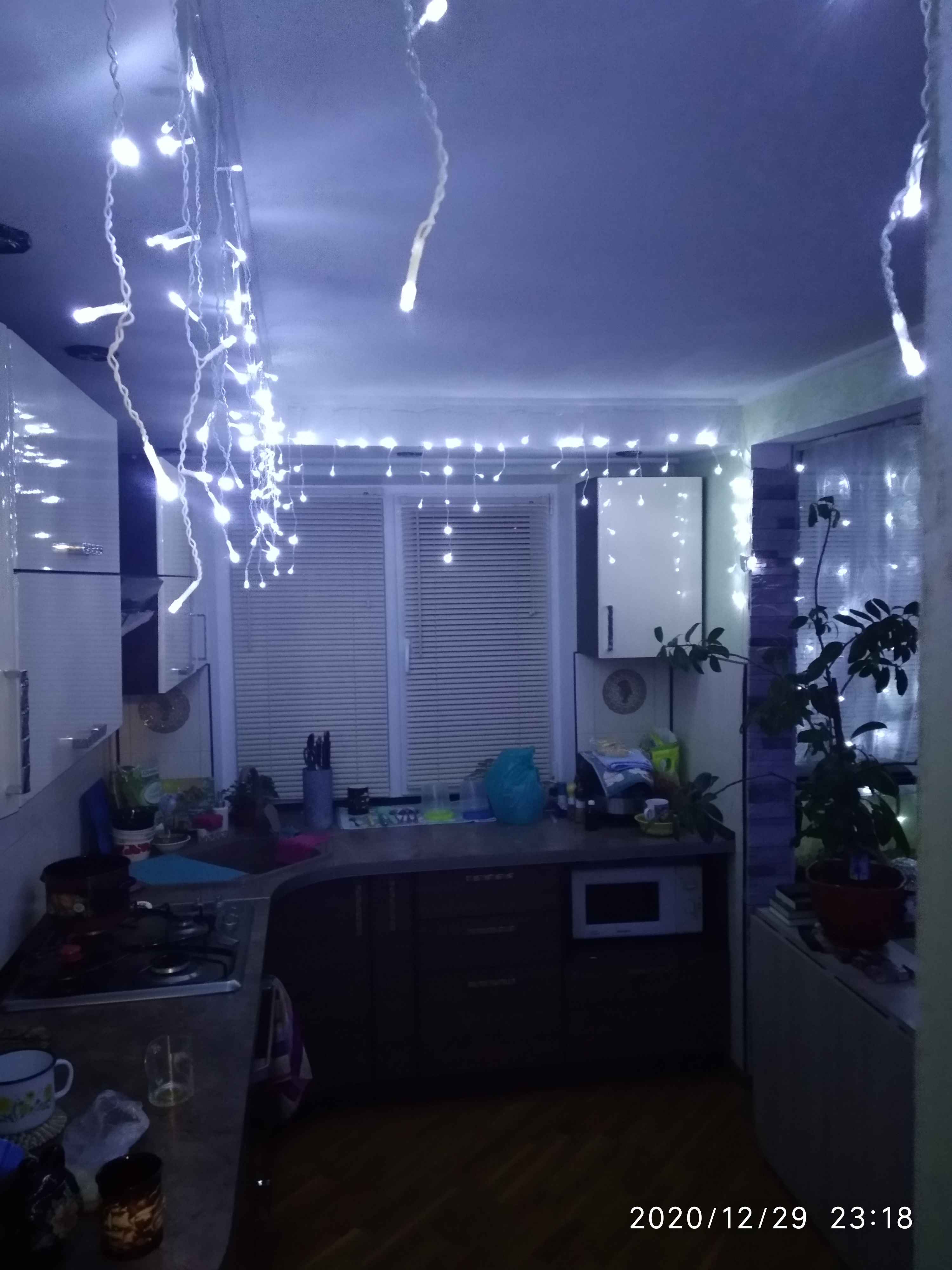 Фотография покупателя товара Гирлянда «Бахрома» 3 × 0.5 м, IP20, прозрачная нить, 80 LED, свечение синее, 8 режимов, 220 В - Фото 51