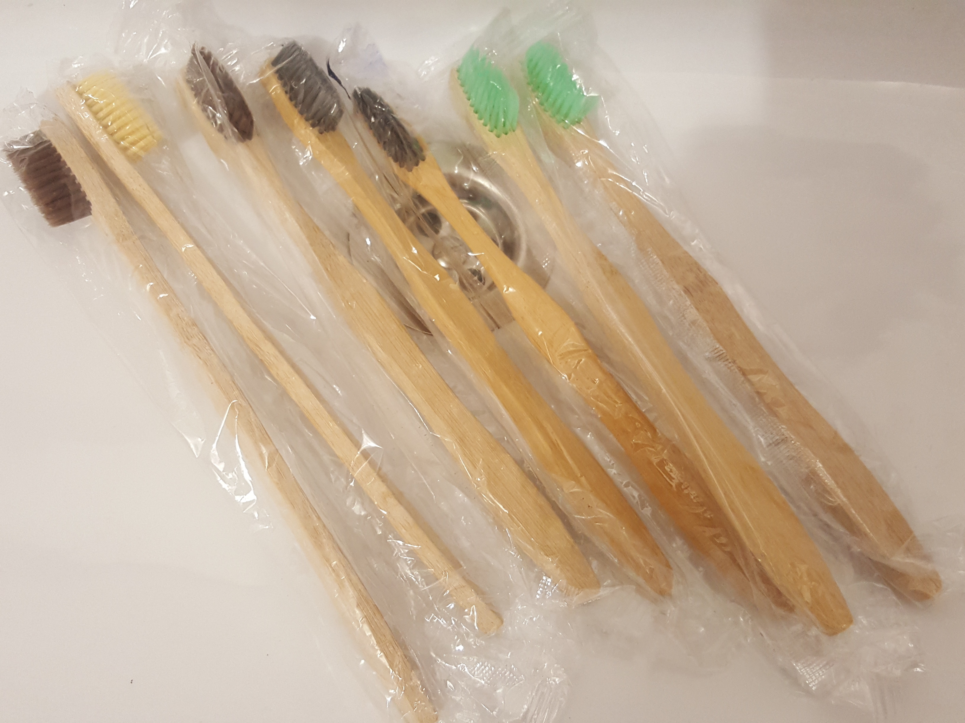Фотография покупателя товара Бамбуковая зубная щётка средней жёсткости, микс цветов - Фото 3