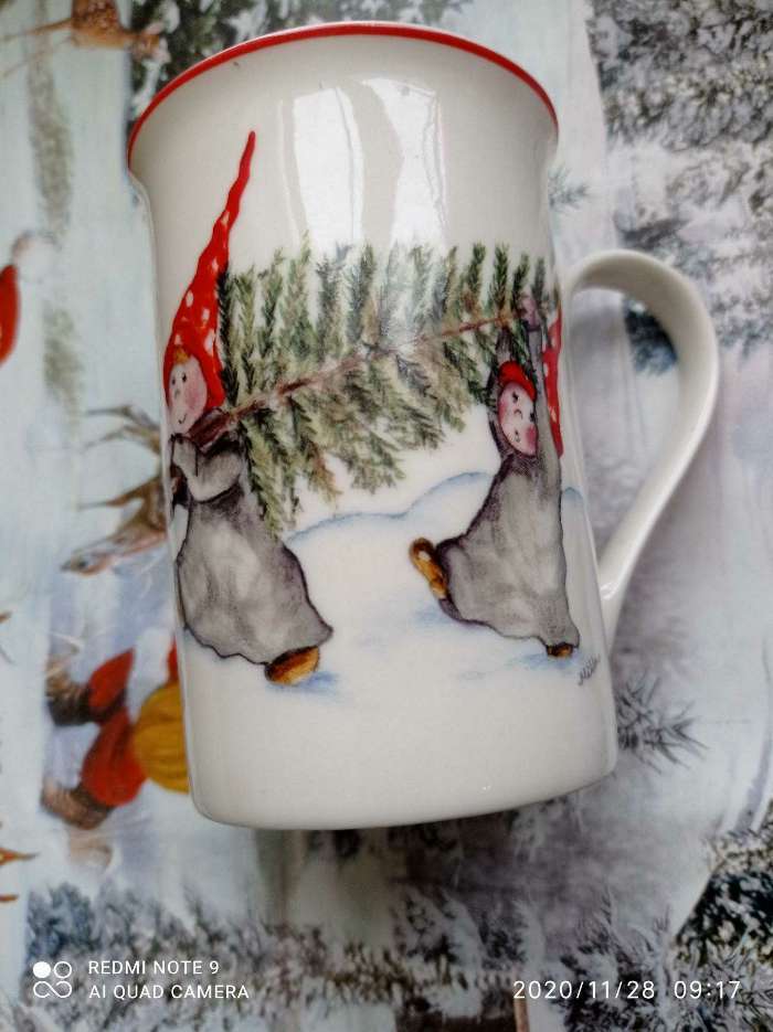 Фотография покупателя товара Кружка фарфоровая Доляна «Новый год. В лес за ёлкой», 300 мл