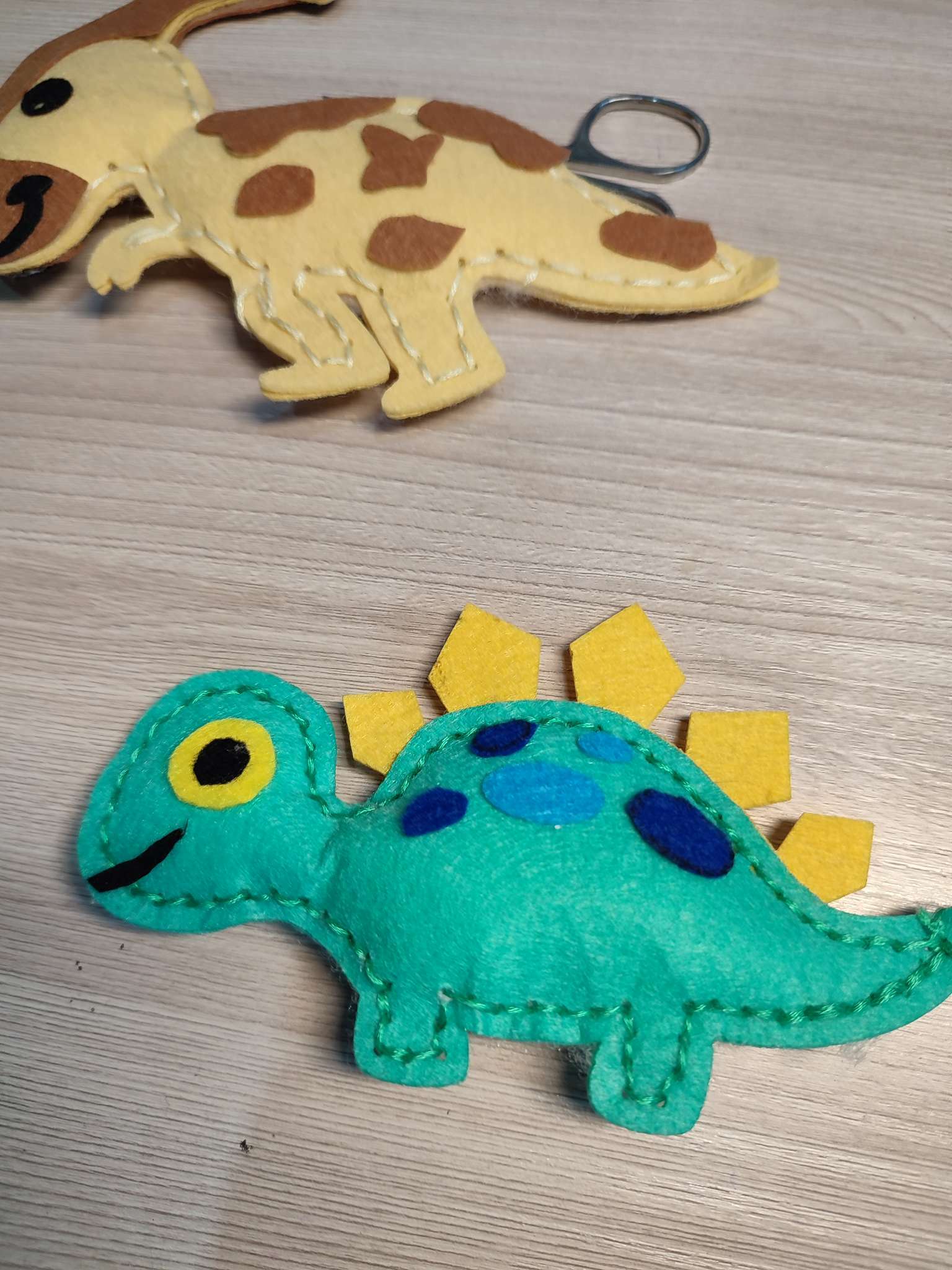 Фотография покупателя товара Набор для создания игрушки из фетра «Любопытный динозаврик» - Фото 2