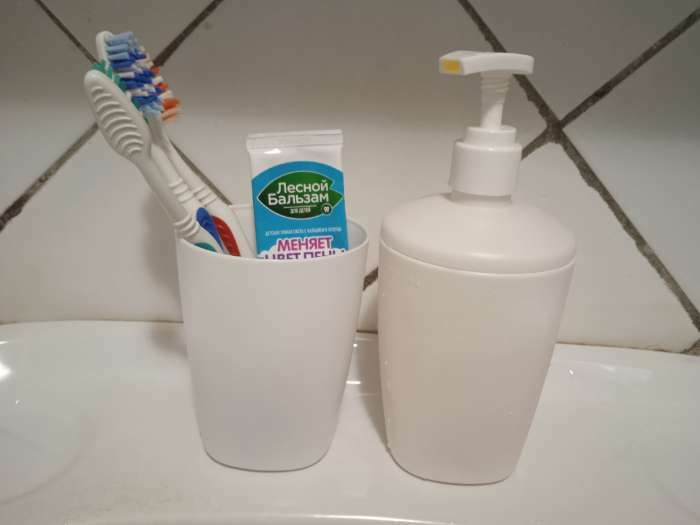 Фотография покупателя товара Стакан для зубных щёток Aqua, цвет снежно-белый - Фото 1