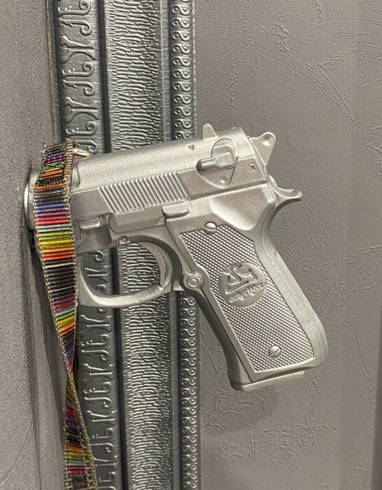 Фотография покупателя товара Вешалка "Пистолет", цвет хром, 4 × 15 × 13 см - Фото 1