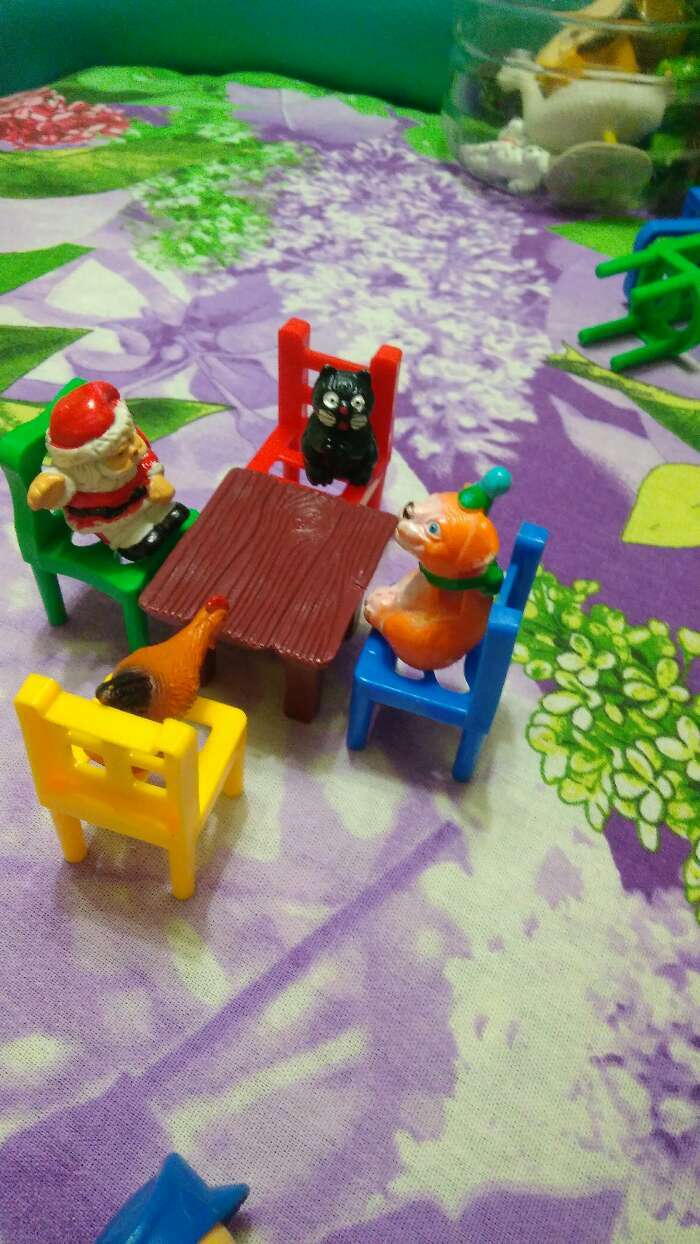 Фотография покупателя товара Настольная игра «На 4 ногах», большая версия, 70 стульев, 8 цветов - Фото 11