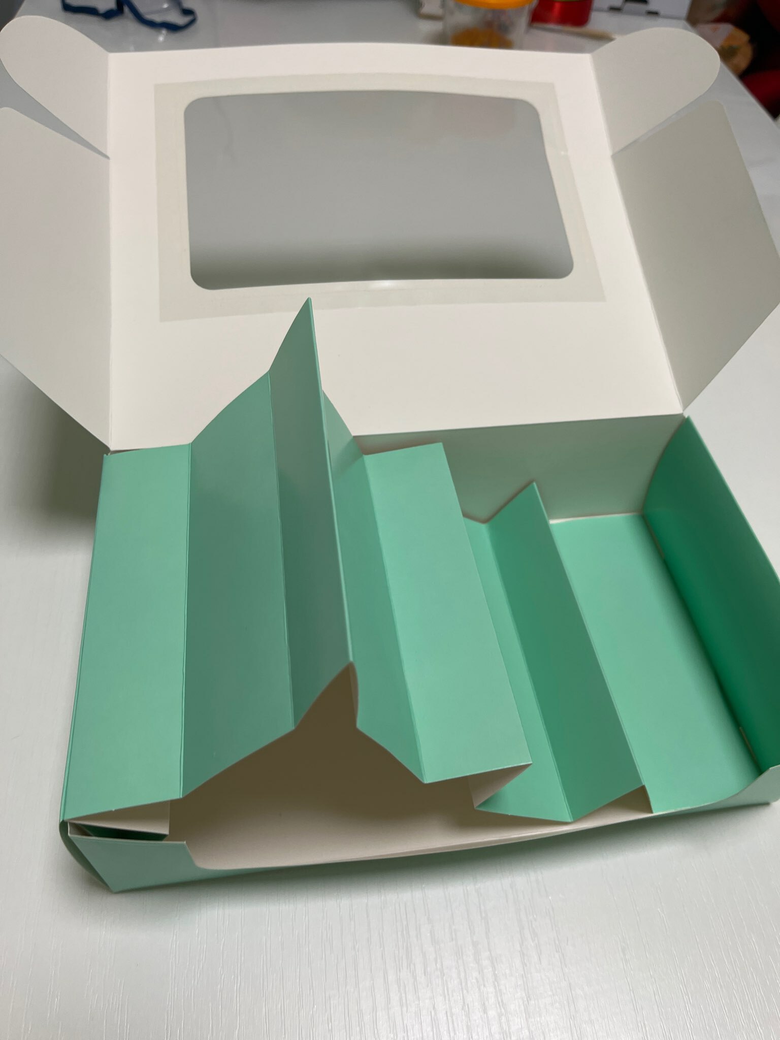 Фотография покупателя товара Коробка складная с окном под 5 эклеров зеленая, 25 х 15 х 6,6 см
