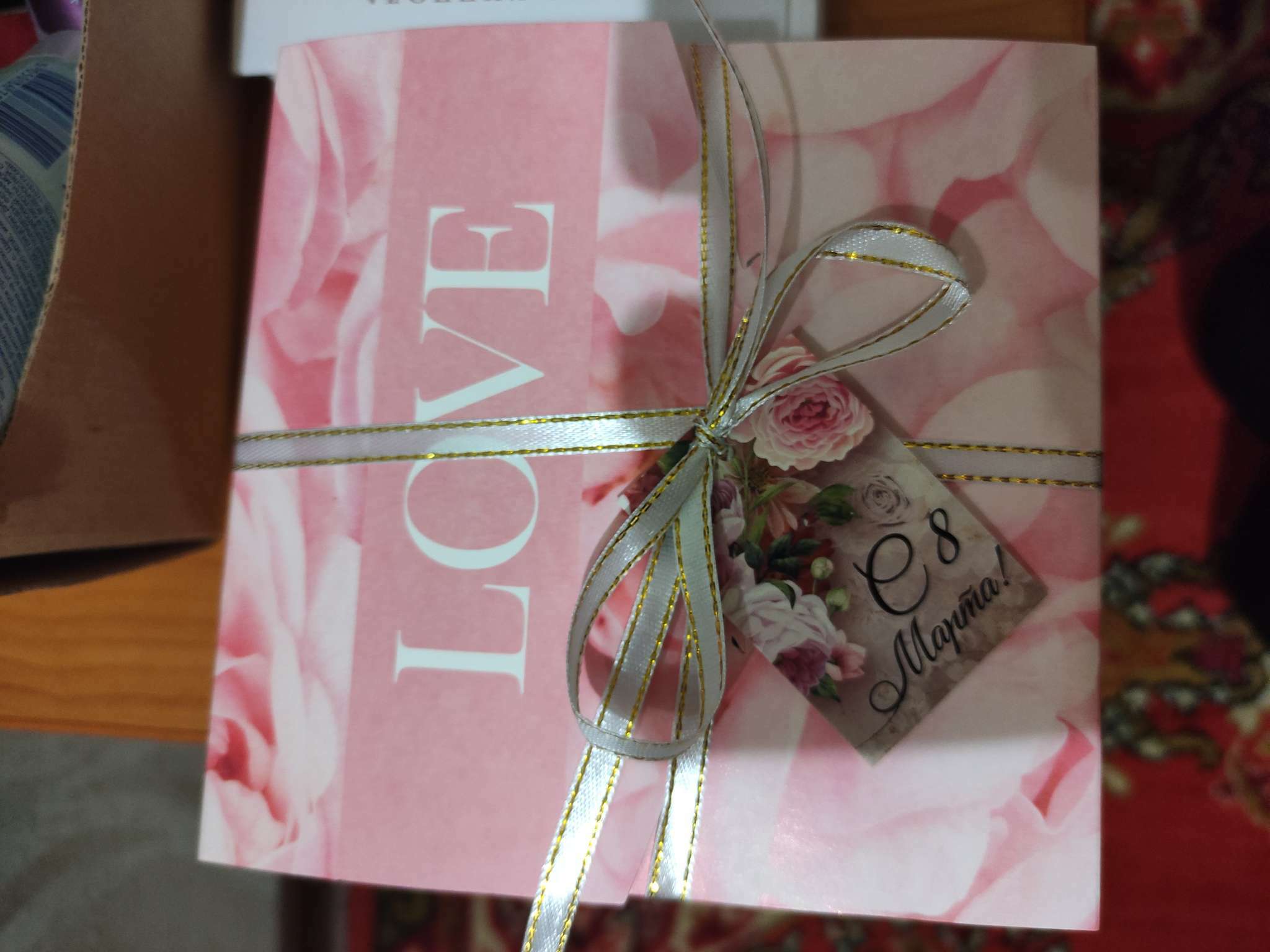 Фотография покупателя товара Коробка подарочная складная конверт, упаковка,«Розы», 15 х 15 х 4 см