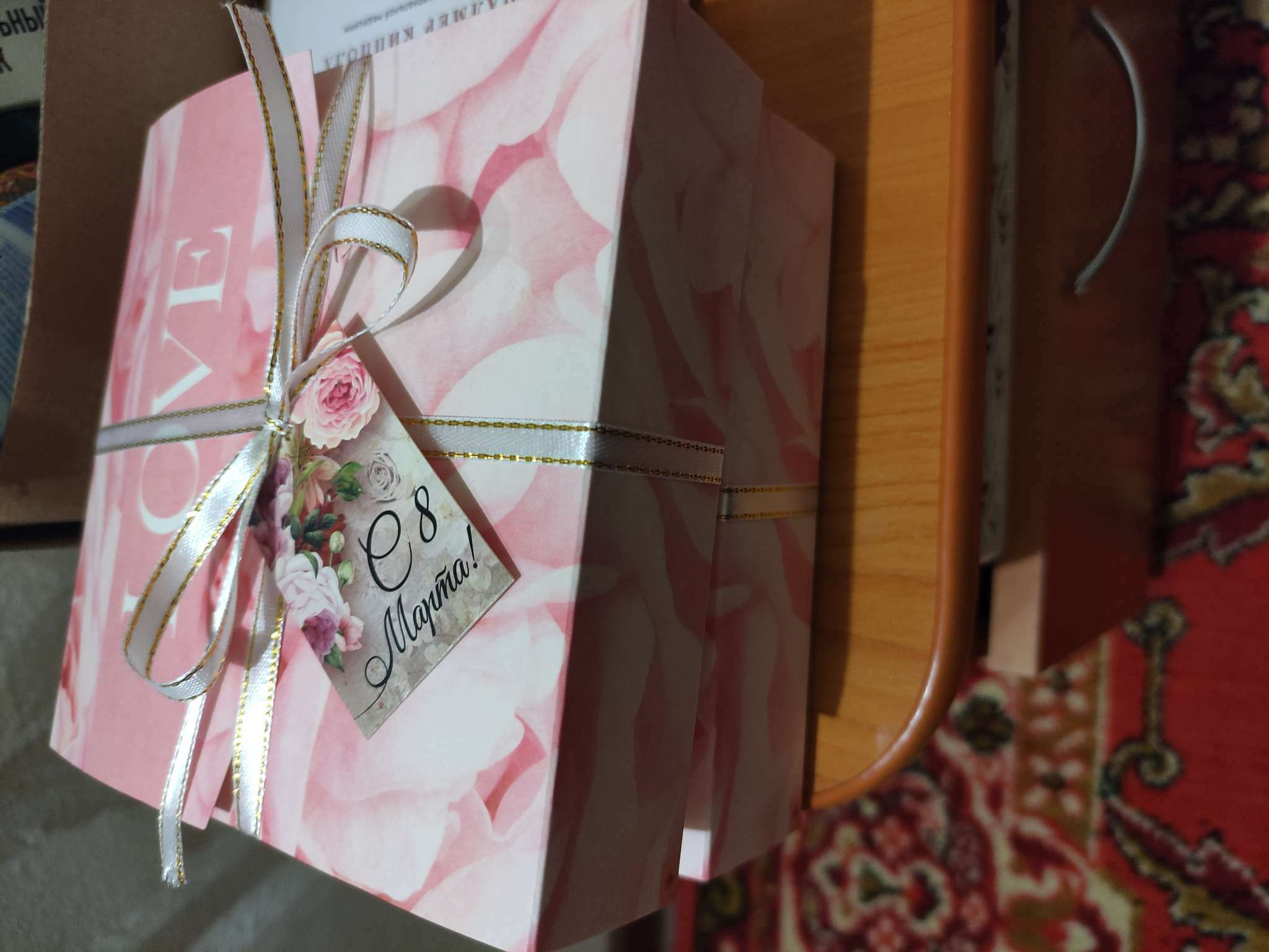 Фотография покупателя товара Коробка подарочная складная конверт, упаковка,«Розы», 15 х 15 х 4 см - Фото 4