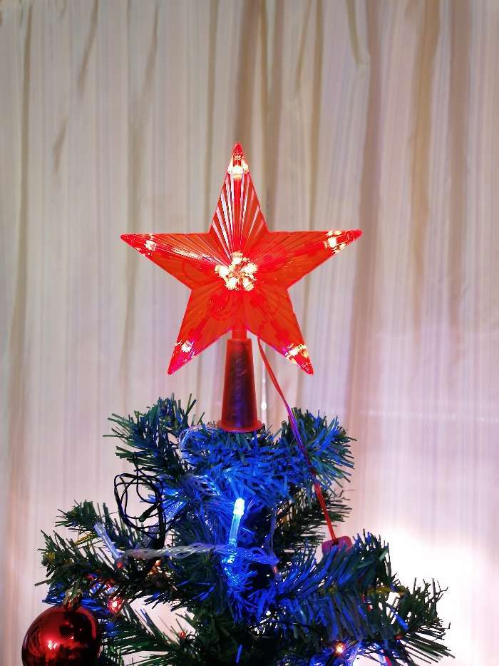 Фотография покупателя товара Светодиодная верхушка на ёлку «Звезда красная» 15 см, 10 LED, провод 2 метра, 220 В, свечение красное - Фото 27