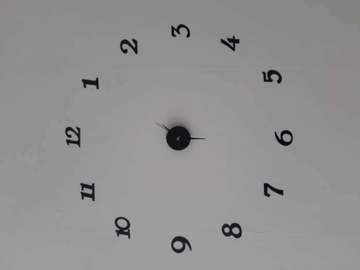 Фотография покупателя товара Часы-наклейка, серия: DIY, "Ясмина", плавный ход, d-45 см, секундная 12 см, цифра 7.5 х 5 см - Фото 2