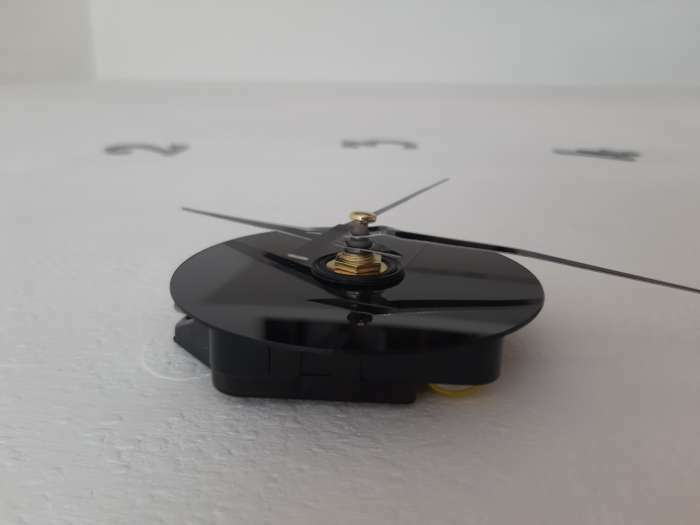 Фотография покупателя товара Часы-наклейка, серия: DIY, "Ясмина", плавный ход, d-45 см, секундная 12 см, цифра 7.5 х 5 см - Фото 4
