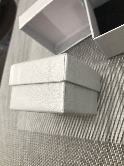 Фотография покупателя товара Коробочка подарочная под серьги, кольцо «Блеск», 5×5 см, (полезная часть 4.5×4.5 см,) цвет серебро - Фото 2