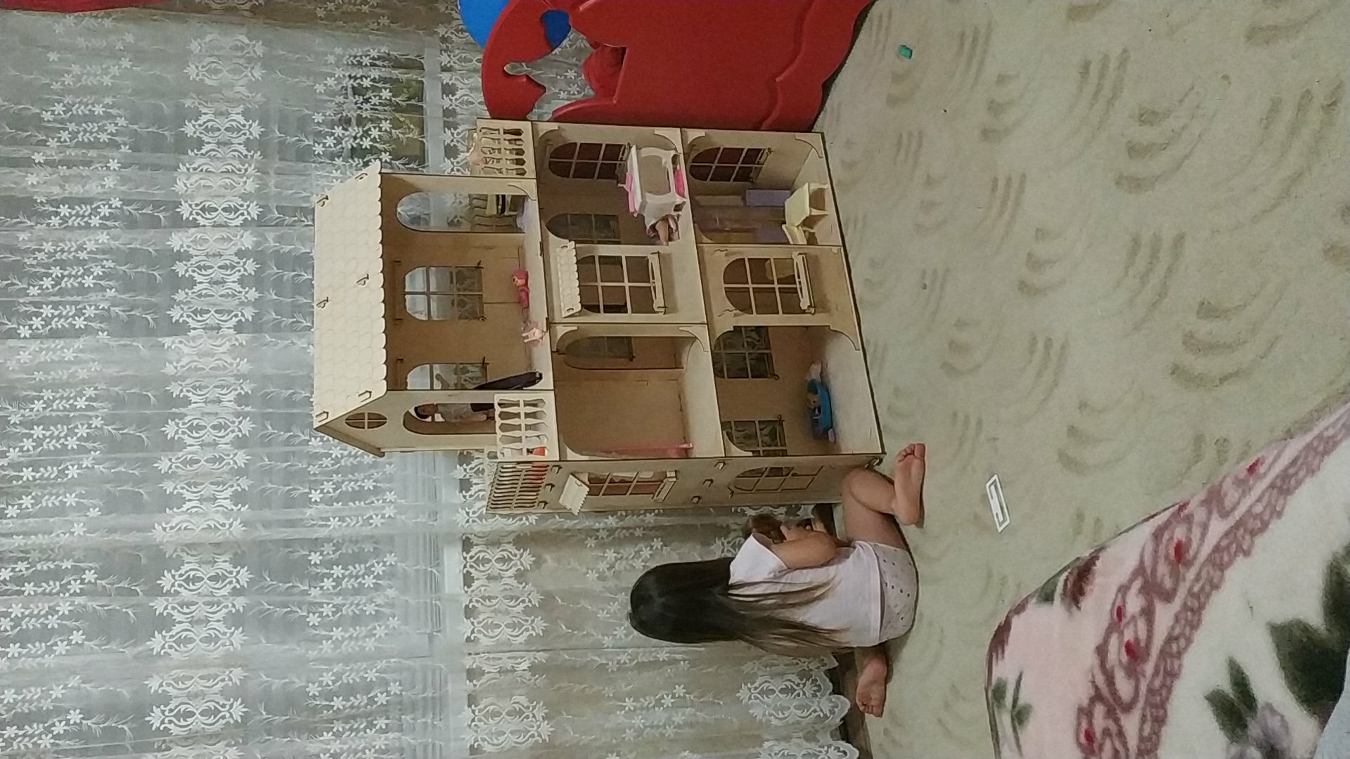 Фотография покупателя товара Конструктор «Большой кукольный дом», без мебели и текстиля, фанера — 3 мм, этаж: 33 см - Фото 33
