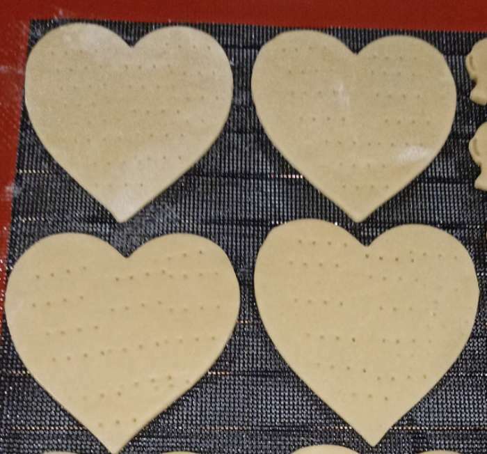 Фотография покупателя товара Форма для вырезания печенья Доляна «Сердце»,10,5×10,5×4,5 см, цвет красный - Фото 4