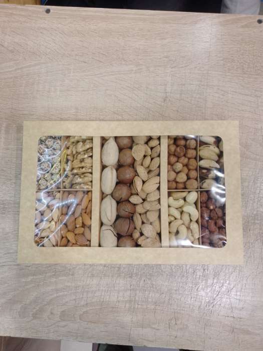 Фотография покупателя товара Коробка для 8 + 8 конфет + шоколад, с окном, белая 30×19.5×3 см - Фото 17