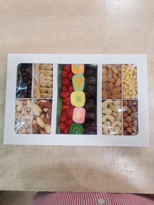 Фотография покупателя товара Коробка для 8 + 8 конфет + шоколад, с окном, белая 30×19.5×3 см - Фото 16