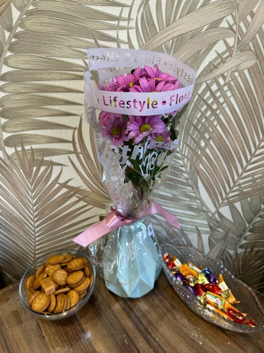 Фотография покупателя товара Ваза для цветов, 14×20.5 см, 1.4 л, МИКС - Фото 2