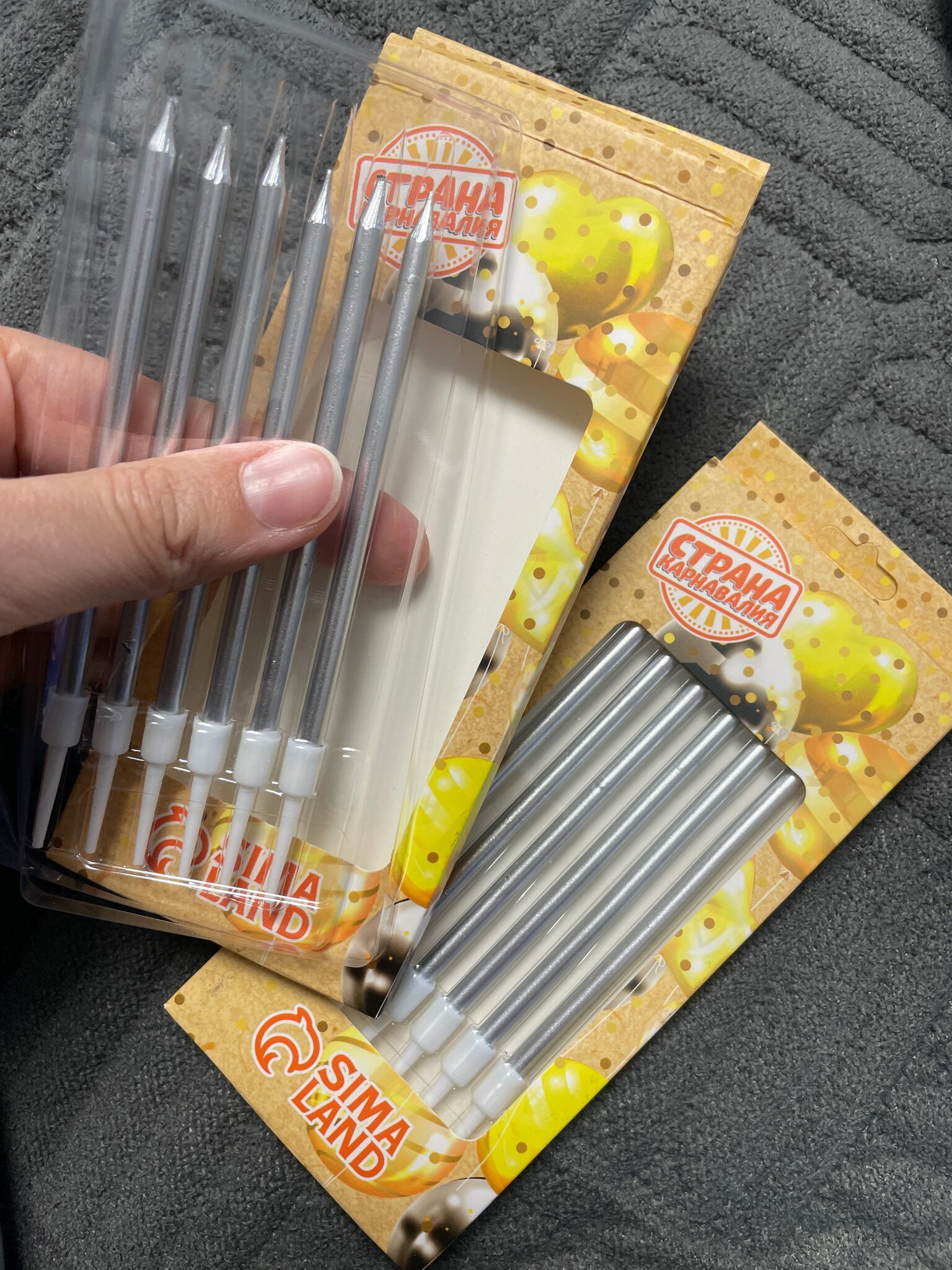 Фотография покупателя товара Свечи в торт коктейльные «Шайн», 6 шт., 10 см, золотой металлик - Фото 5