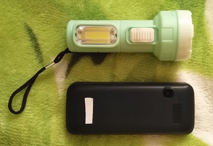 Фотография покупателя товара Фонарь ручной, 1 Вт LED, боковой 5 Вт COB, 2 режима, 1 AA, 10.4 х 4.3 см - Фото 4