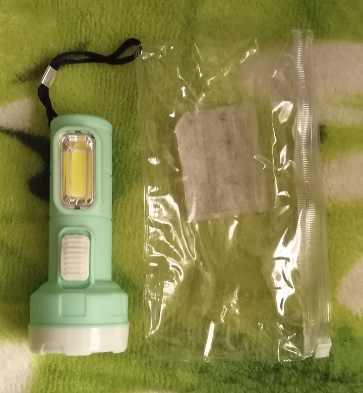 Фотография покупателя товара Фонарь ручной, 1 Вт LED, боковой 5 Вт COB, 2 режима, 1 AA, 10.4 х 4.3 см - Фото 2