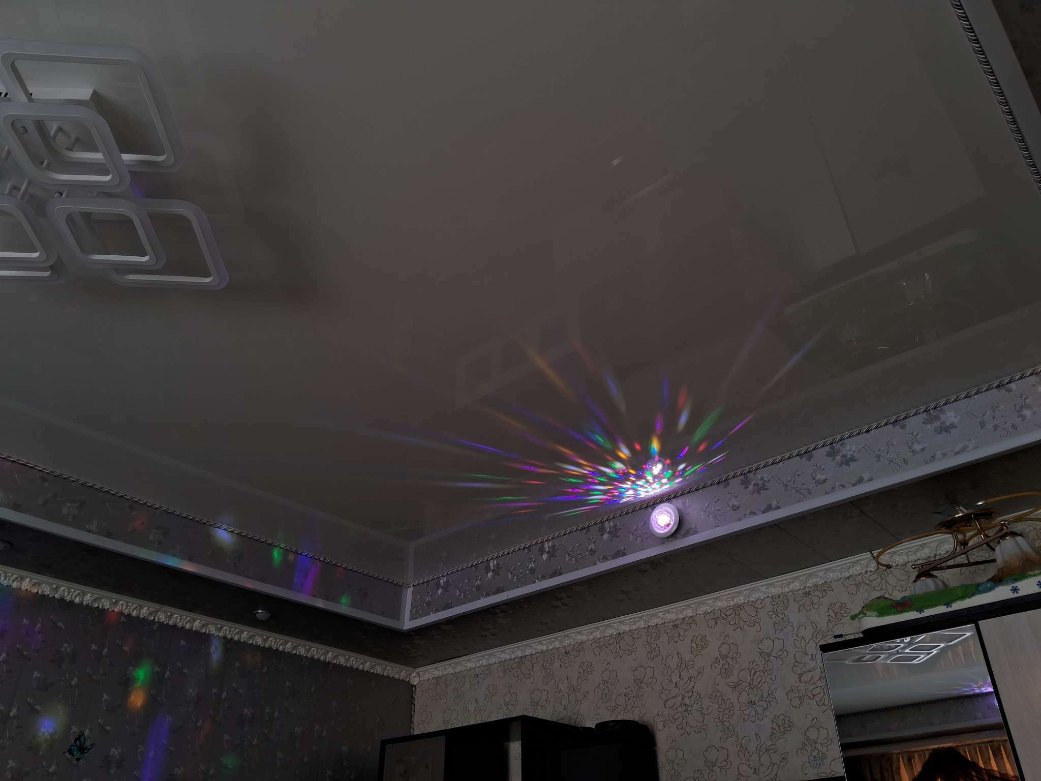 Фотография покупателя товара Световой прибор «Диско-шар» 12 см, Е27, свечение RGB - Фото 1