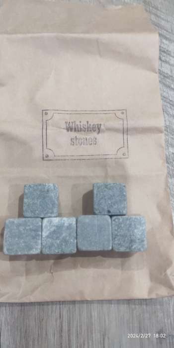 Фотография покупателя товара Камни для виски "Whiskey stones", в крафт пакете, натуральный стеатит, 6 шт - Фото 1