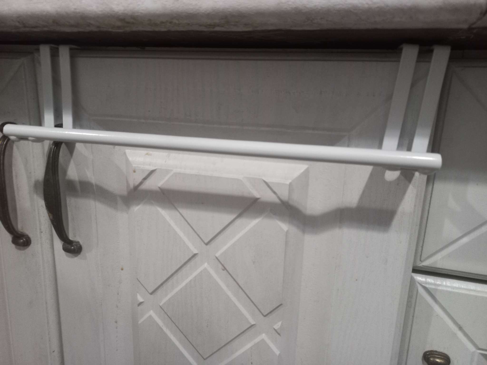 Фотография покупателя товара Держатель для полотенец на дверцу, цвет белый - Фото 1