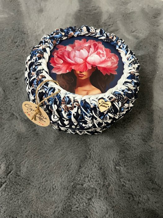 Фотография покупателя товара Донышки для вязания 2 в 1 «Девушка с пионом», круг 15 см, хдф 3 мм - Фото 4