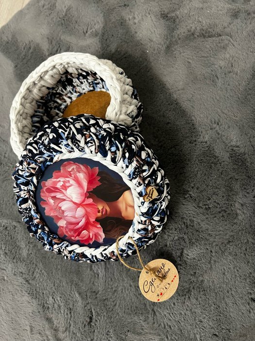 Фотография покупателя товара Донышки для вязания 2 в 1 «Девушка с пионом», круг 15 см, хдф 3 мм - Фото 5