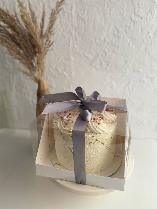 Фотография покупателя товара Кондитерская коробка с пластиковой крышкой, белая 20.5×20.5×14 см - Фото 2