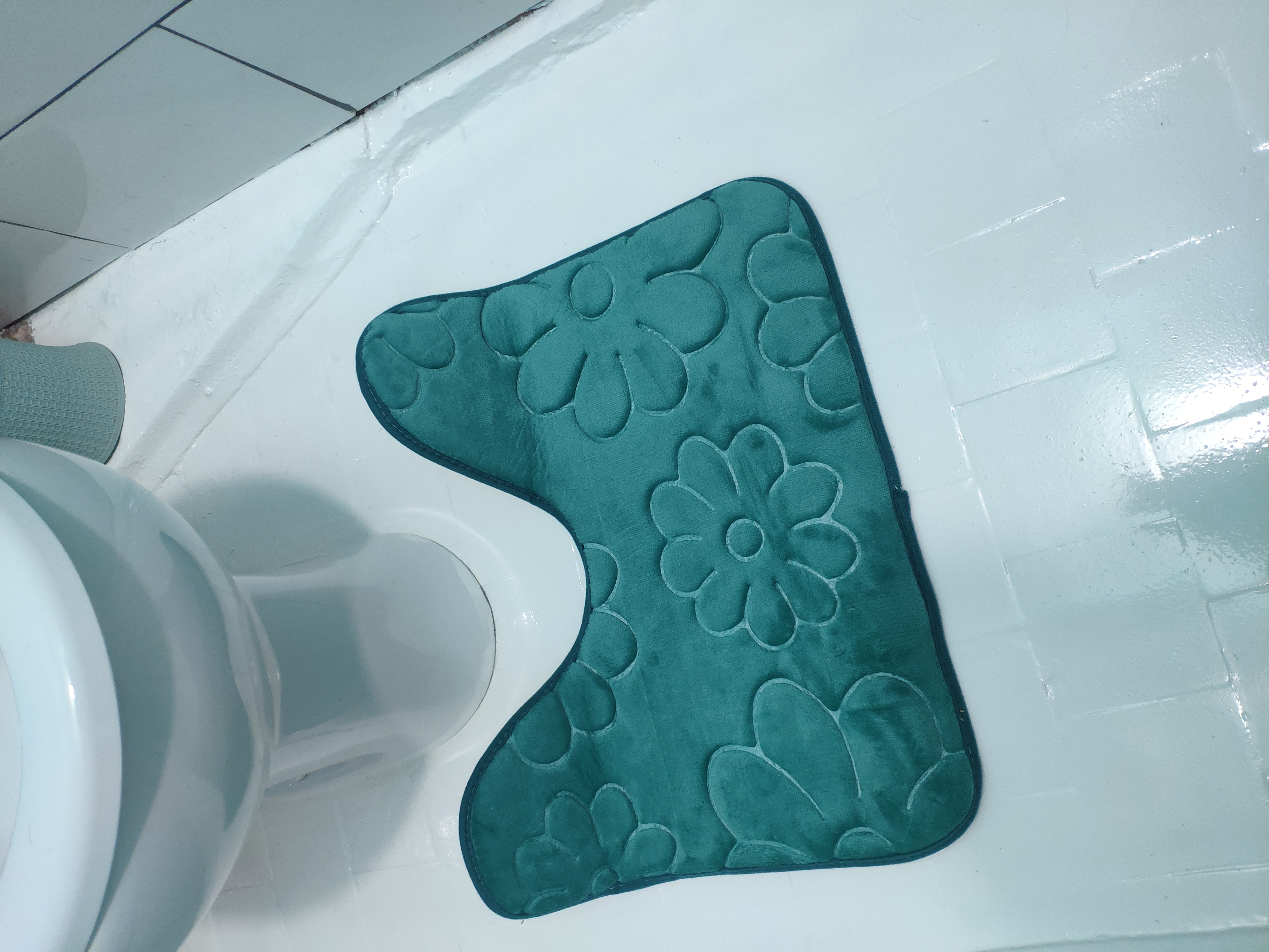 Фотография покупателя товара Набор ковриков для ванной и туалета Доляна «Поле», 2 шт, 39×50, 50×80 см, цвет зелёный - Фото 2