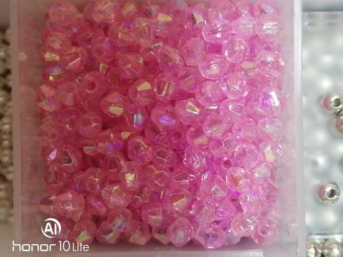 Фотография покупателя товара Бусины для творчества пластик "Ромб-кристалл голография розовый" набор 20 гр 0,4х0,4 см - Фото 1