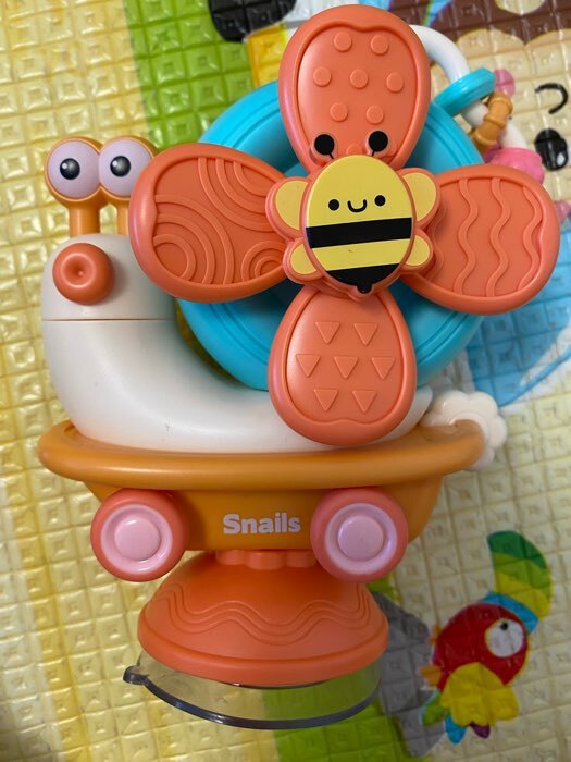 Фотография покупателя товара Развивающая игрушка «Весёлая улитка», с подвижными элементами, на присоске, цвет оранжевый - Фото 1