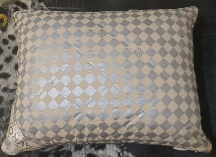Фотография покупателя товара Подушка «Кашемир», размер 50х70 см, чехол тик, цвет МИКС - Фото 2